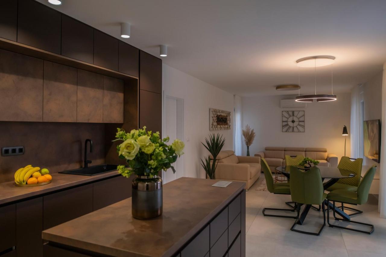 Villa Magna Luxury Apartments Murter Bagian luar foto