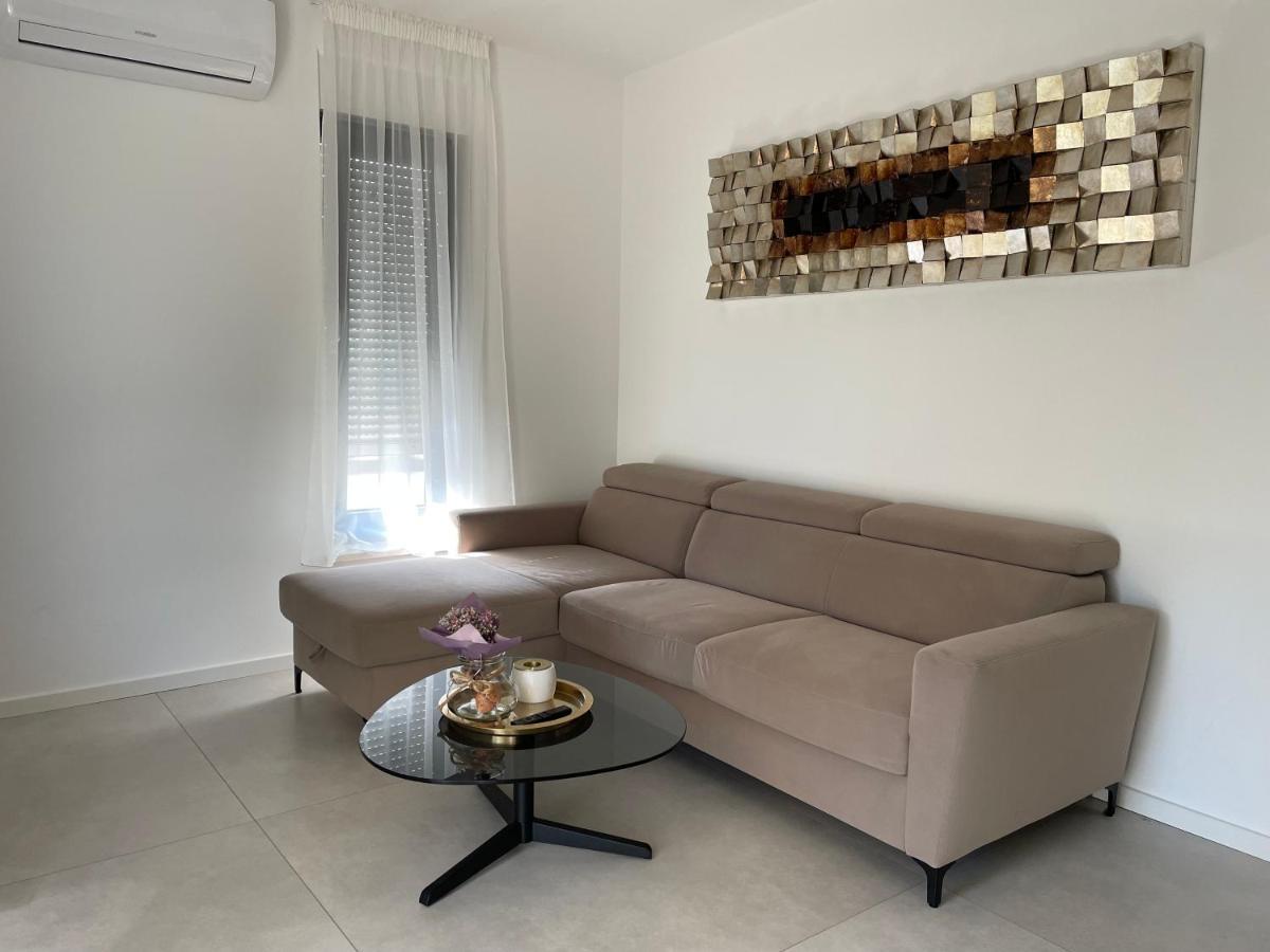 Villa Magna Luxury Apartments Murter Bagian luar foto