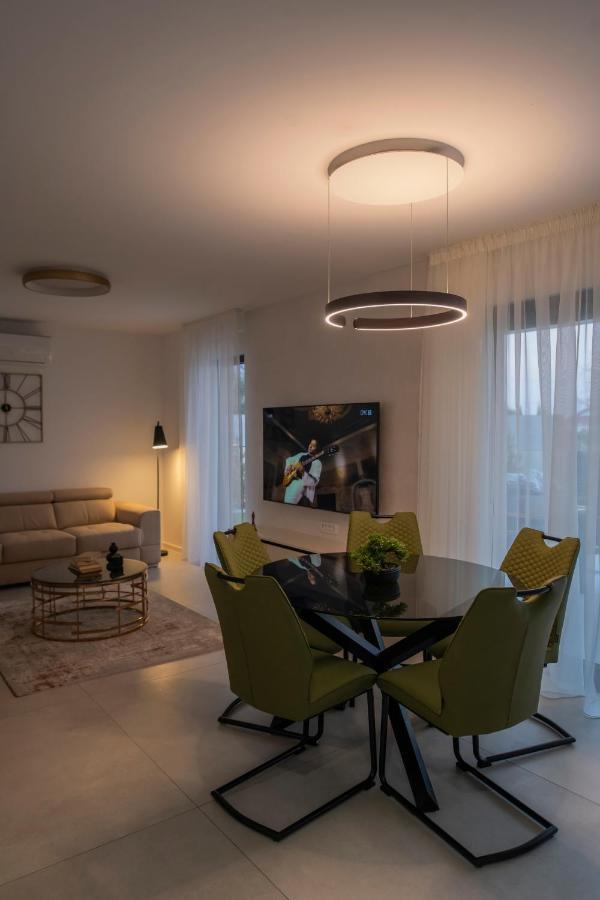 Villa Magna Luxury Apartments Murter Bagian luar foto